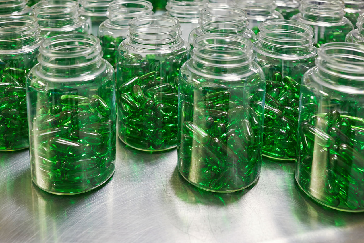 Customized Softgel Manufacturing: Shape, Size and Color